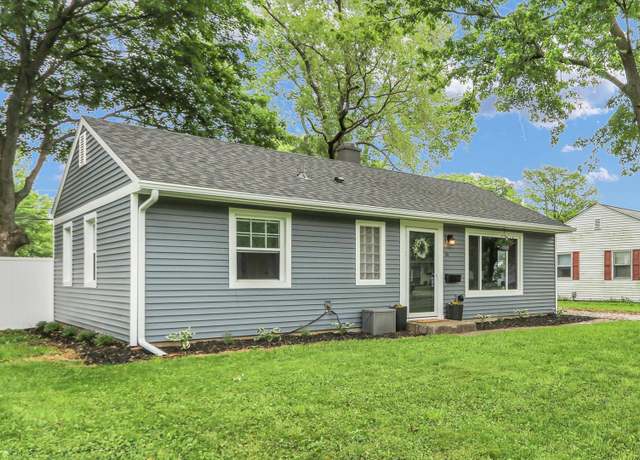 Property at 1304 Briarcliff Dr, Urbana, IL 61801, 3 beds, 1 bath