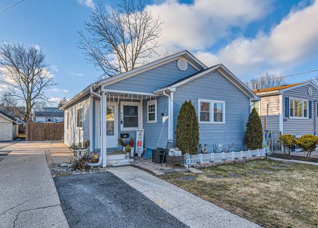 Property at 928 Pine St, Waukegan, IL 60085, 3 beds, 1 bath