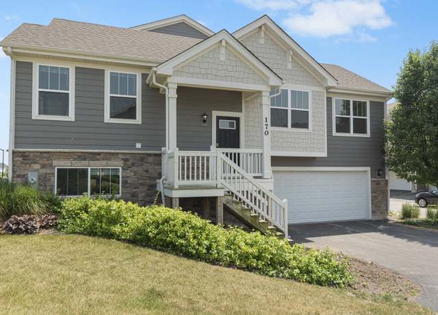 Property at 170 Goldenrod Dr, Elgin, IL 60124, 3 beds, 2 baths
