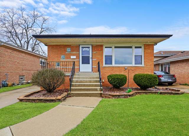 Property at 322 Calhoun Ave, Calumet City, IL 60409, 5 beds, 2.5 baths