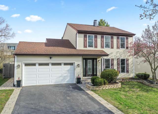 Property at 576 Aspen Dr, Lombard, IL 60148, 3 beds, 2.5 baths