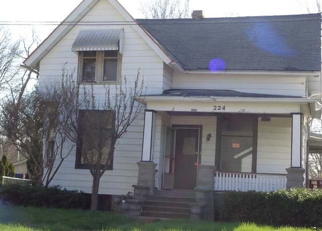 Property at 224 S Prospect St, Rockford, IL 61104, 4 beds, 2 baths