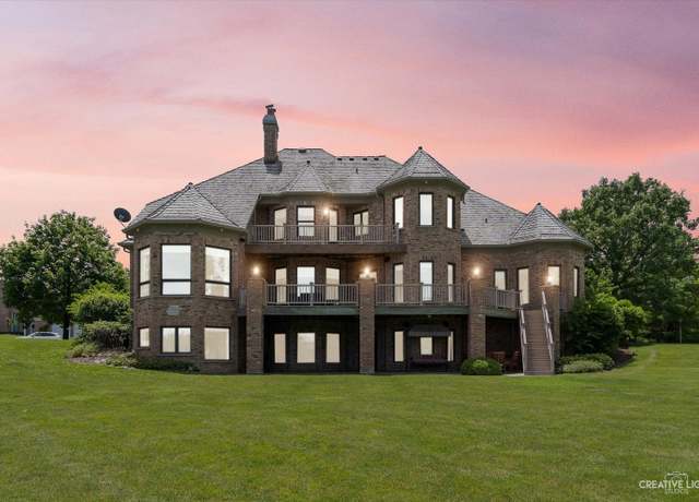 Property at 6590 Beech Ln, Libertyville, IL 60048, 5 beds, 5.5 baths