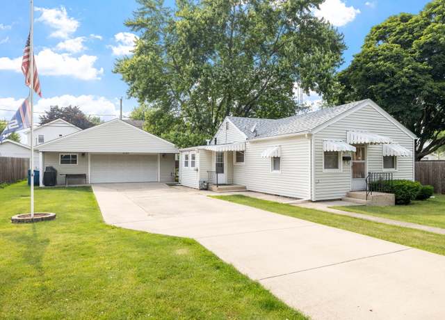 Property at 1811 Dearborn St, Crest Hill, IL 60403, 2 beds, 1 bath