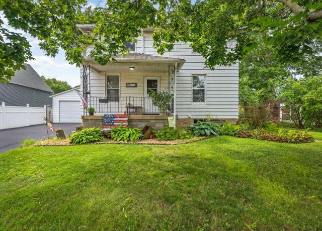 Property at 250 Edward St, Sycamore, IL 60178, 4 beds, 1 bath