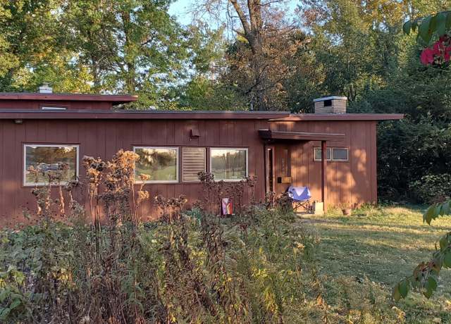 Property at 2112 S Race St, Urbana, IL 61801, 4 beds, 2 baths