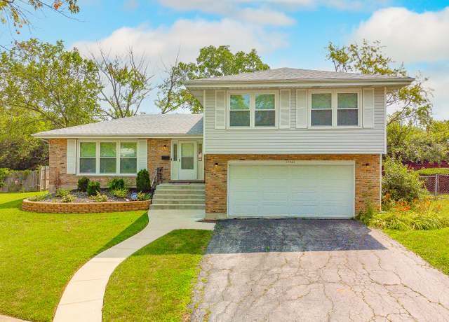 Property at 17755 Turtlecreek Dr, Homewood, IL 60430, 4 beds, 2.5 baths