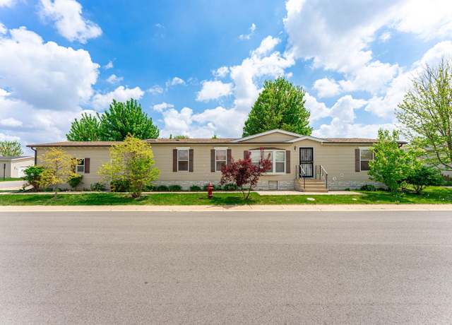 Property at 447 Seasons Pkwy, Belvidere, IL 61008, 3 beds, 2 baths