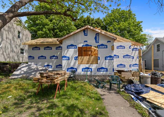 Property at 743 Davis St, Rockford, IL 61107, 3 beds, 2 baths