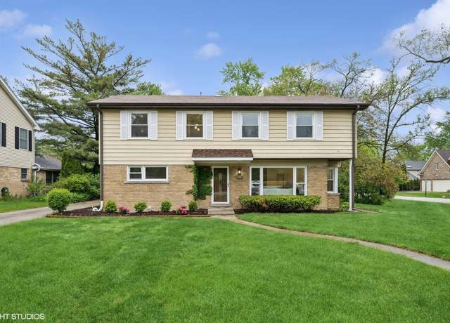 Property at 2272 Asbury Rd, Northbrook, IL 60062, 5 beds, 3.5 baths