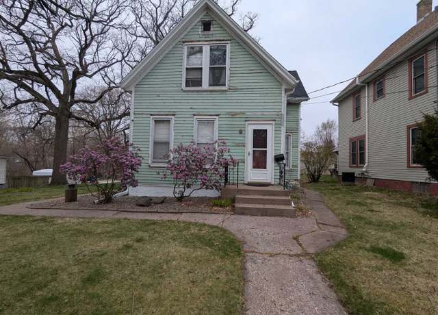 Property at 1215 3rd St, Moline, IL 61265, 3 beds, 2 baths