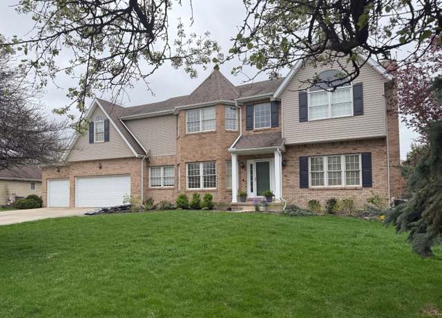 Property at 3209 Leafy Ln, Bloomington, IL 61704, 5 beds, 3.5 baths