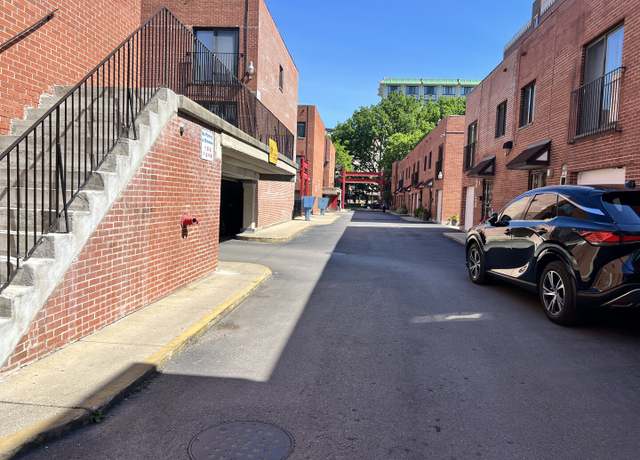 Property at 320 W 23rd Pl Unit C, Chicago, IL 60616, 4 beds, 1.5 baths