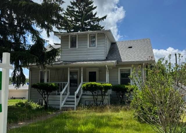 Property at 832 Fulton Ave, Winthrop Harbor, IL 60096, 4 beds, 1.5 baths