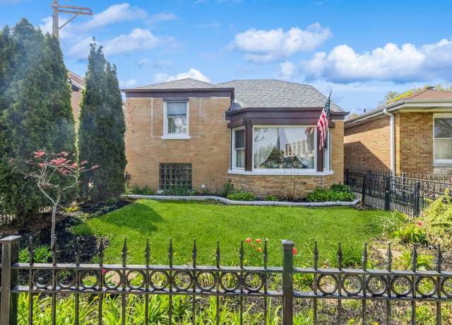 Property at 2815 W Pratt Blvd, Chicago, IL 60645, 3 beds, 2 baths