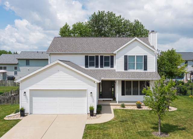 Property at 1503 Bear Creek Dr, Bloomington, IL 61704, 3 beds, 2.5 baths