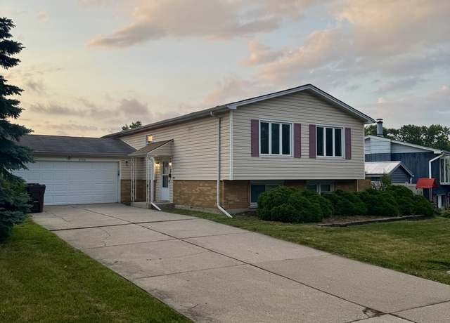Property at 5756 Lancaster Dr, Oak Forest, IL 60452, 4 beds, 2 baths