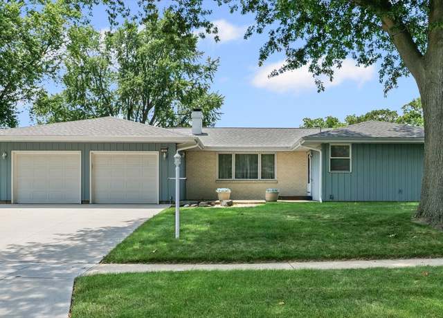 Property at 707 W Dodson Dr W, Urbana, IL 61802, 3 beds, 2.5 baths