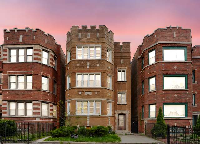 Property at 7711 S Essex Ave, Chicago, IL 60649, 9 beds, 6 baths
