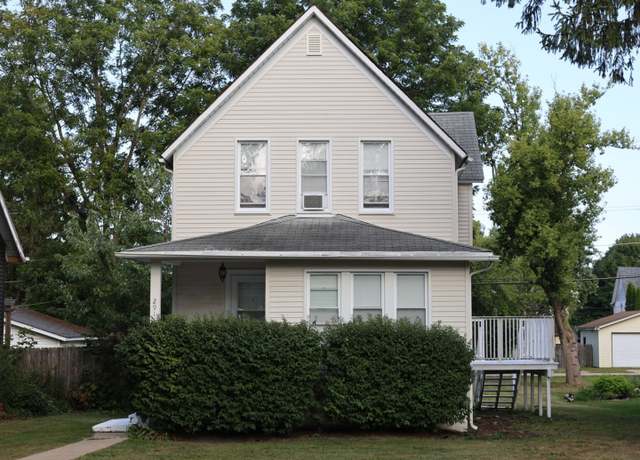 Property at 2911 Emmaus Ave, Zion, IL 60099, 3 beds, 2 baths