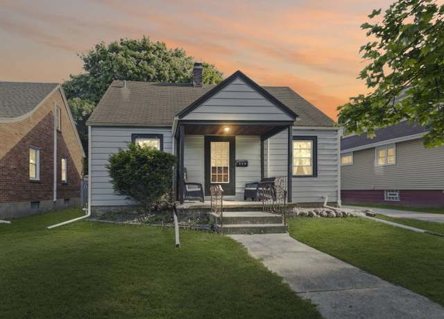 Property at 660 1st St, Crete, IL 60417, 3 beds, 1 bath