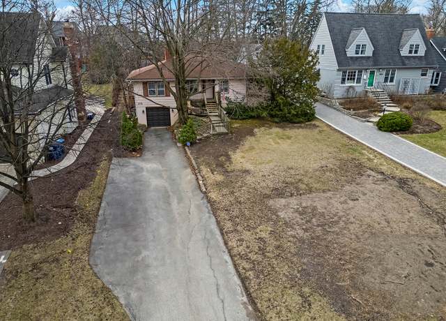 Property at 115 Ann St, Clarendon Hills, IL 60514, 4 beds, 2.5 baths