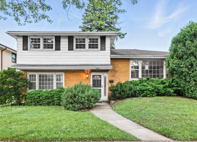 Property at 10324 S Kolmar Ave, Oak Lawn, IL 60453, 4 beds, 1.5 baths