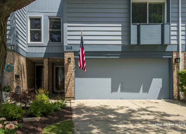 Property at 243 Lakeshore Ln, Bloomingdale, IL 60108, 2 beds, 1.5 baths
