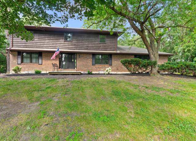 Property at 36 Ferndale Rd, Deer Park, IL 60010, 4 beds, 2.5 baths