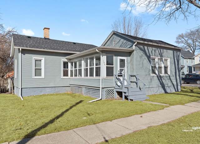 Property at 742 E Downer Pl, Aurora, IL 60505, 4 beds, 1 bath