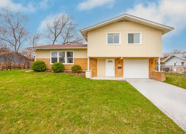 Property at 5530 Fern Ave, Oak Forest, IL 60452, 3 beds, 1.5 baths