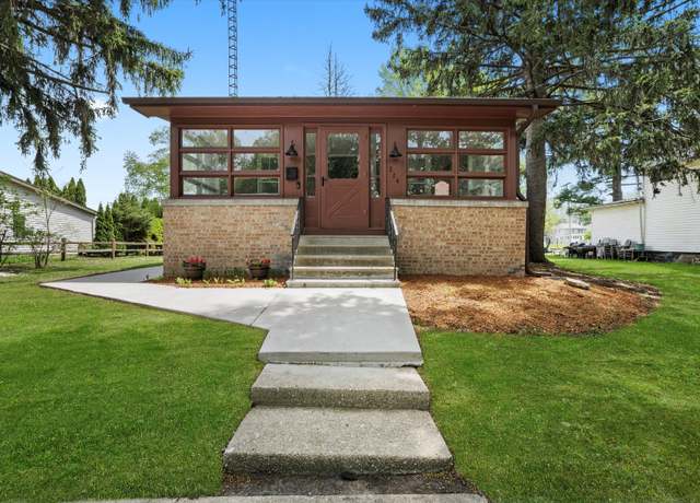 Property at 224 S 8th St, Dekalb, IL 60115, 2 beds, 2 baths