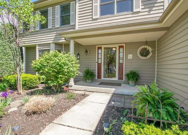 Property at 2551 Doncaster Dr, Aurora, IL 60504, 4 beds, 2.5 baths