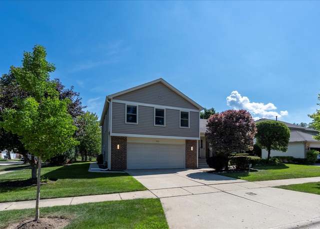 Property at 950 Cumberland Ln, Buffalo Grove, IL 60089, 3 beds, 2.5 baths