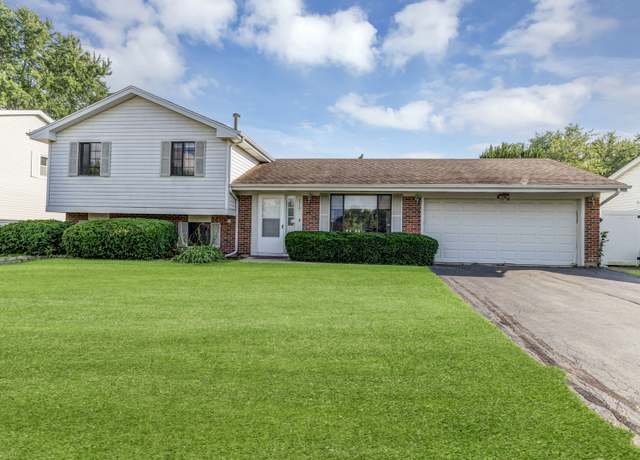 Property at 2315 Stepstone Ln, Hanover Park, IL 60133, 3 beds, 2.5 baths