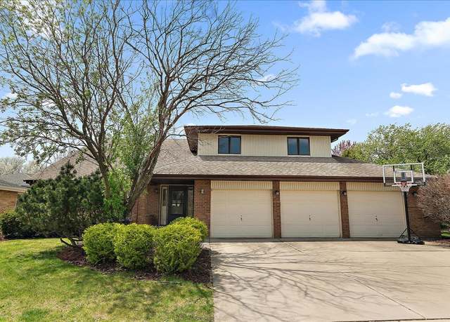 Property at 17752 Lilac Ln, Tinley Park, IL 60477, 4 beds, 3 baths