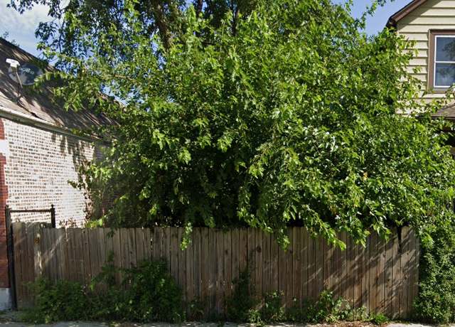 Property at 140 E 118th St, Chicago, IL 60628