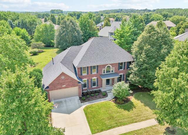 Property at 2193 W Thornwood Dr, South Elgin, IL 60177, 5 beds, 3.5 baths