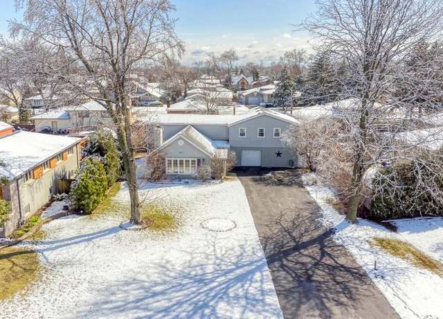 Property at 10409 S 83rd Ave, Palos Hills, IL 60465, 3 beds, 2.5 baths