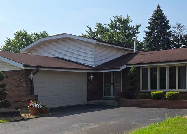 Property at 2029 171st Pl, South Holland, IL 60473, 4 beds, 2 baths