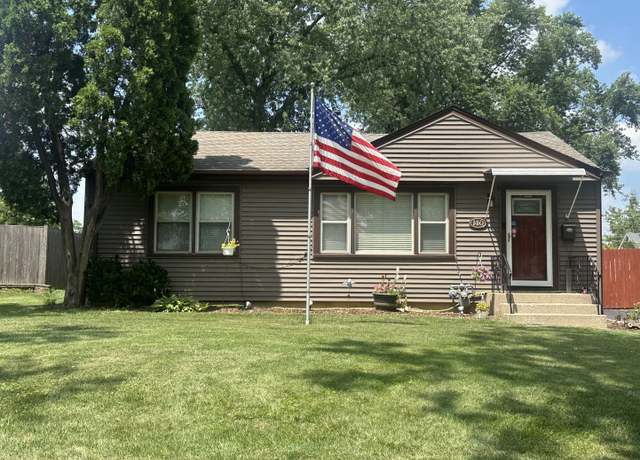 Property at 140 W Sunset Ave, Lombard, IL 60148, 3 beds, 2 baths