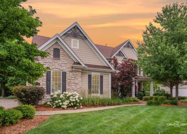 Property at 3704 Heathmoor Dr, Elgin, IL 60124, 5 beds, 4.5 baths
