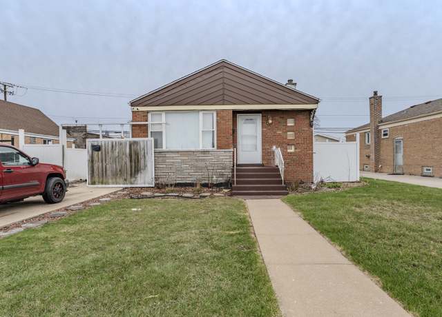 Property at 4021 W 82nd Pl, Chicago, IL 60652, 5 beds, 2 baths