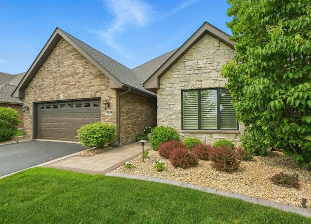 Property at 11024 Lake Central Dr, St. John, IN 46373, 2 beds, 2 baths