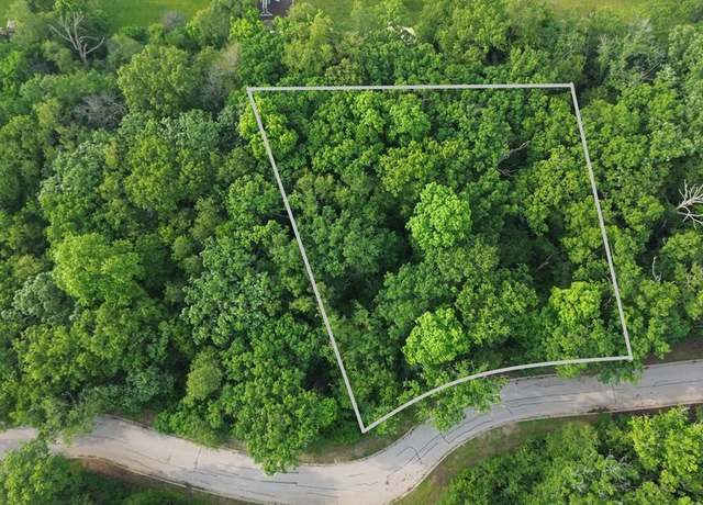 Property at 7402 Forest Oak Dr, Mchenry, IL 60050