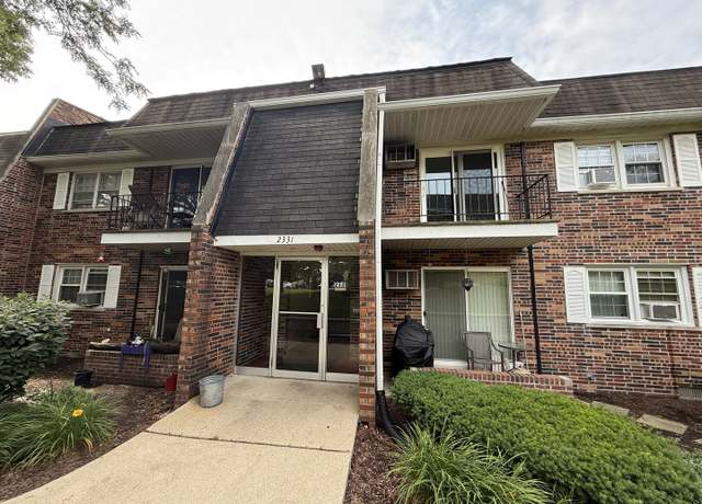 Property at 2331 Ogden Ave #7, Downers Grove, IL 60515, 2 beds, 2 baths