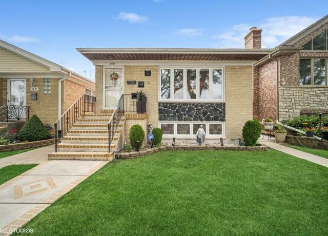 Property at 3231 N Osage Ave, Chicago, IL 60634, 4 beds, 1.5 baths