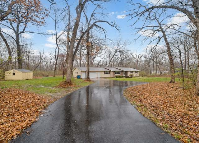 Property at 7261 S Ridge Rd, Dixon, IL 61021, 3 beds, 2 baths