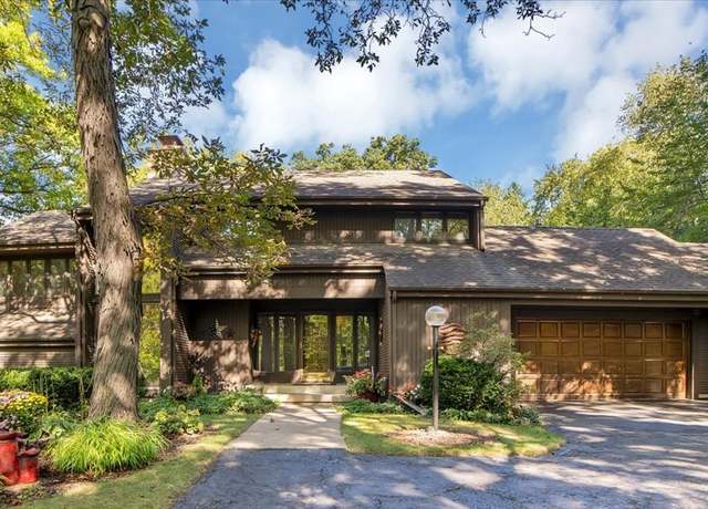 Property at 43W880 Pathfinder Dr, Elburn, IL 60119, 4 beds, 3.5 baths