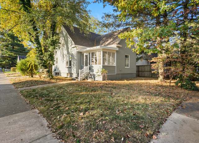 Property at 1301 W Hill St, Champaign, IL 61821, 4 beds, 1.5 baths